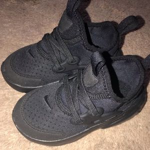 Nike toddler Prestos